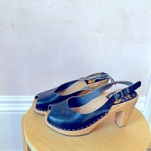 Navy leather sling back Swedish Hasbeens.